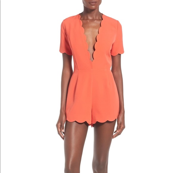 STOREE Scalloped Plunging Romper - Picture 3 of 6